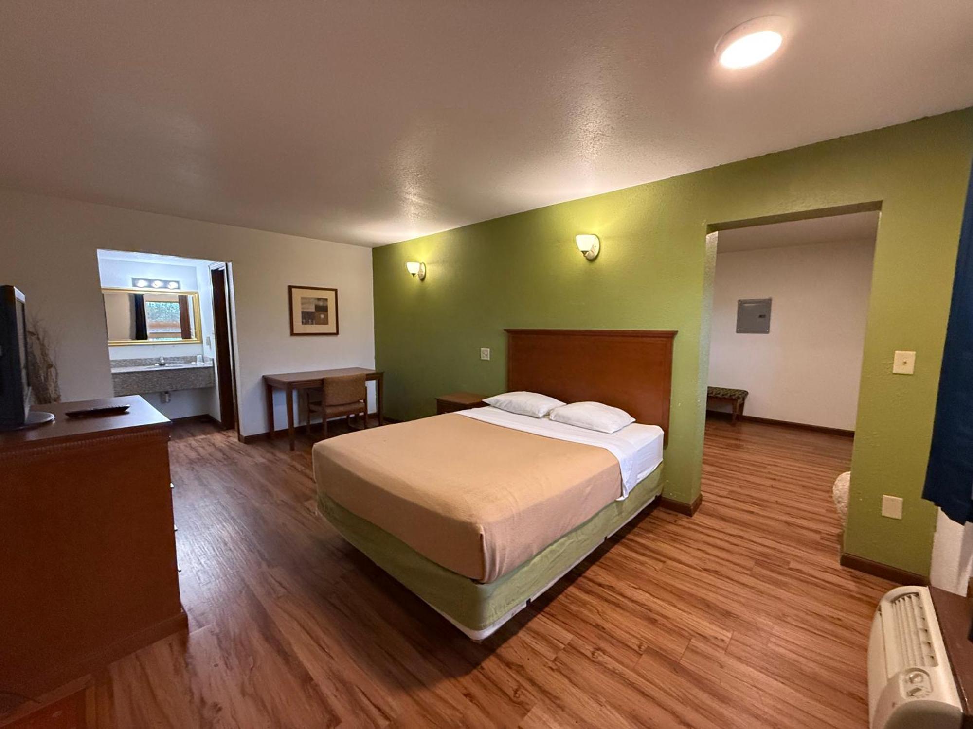 Relax Inn & Suites Mattoon Esterno foto