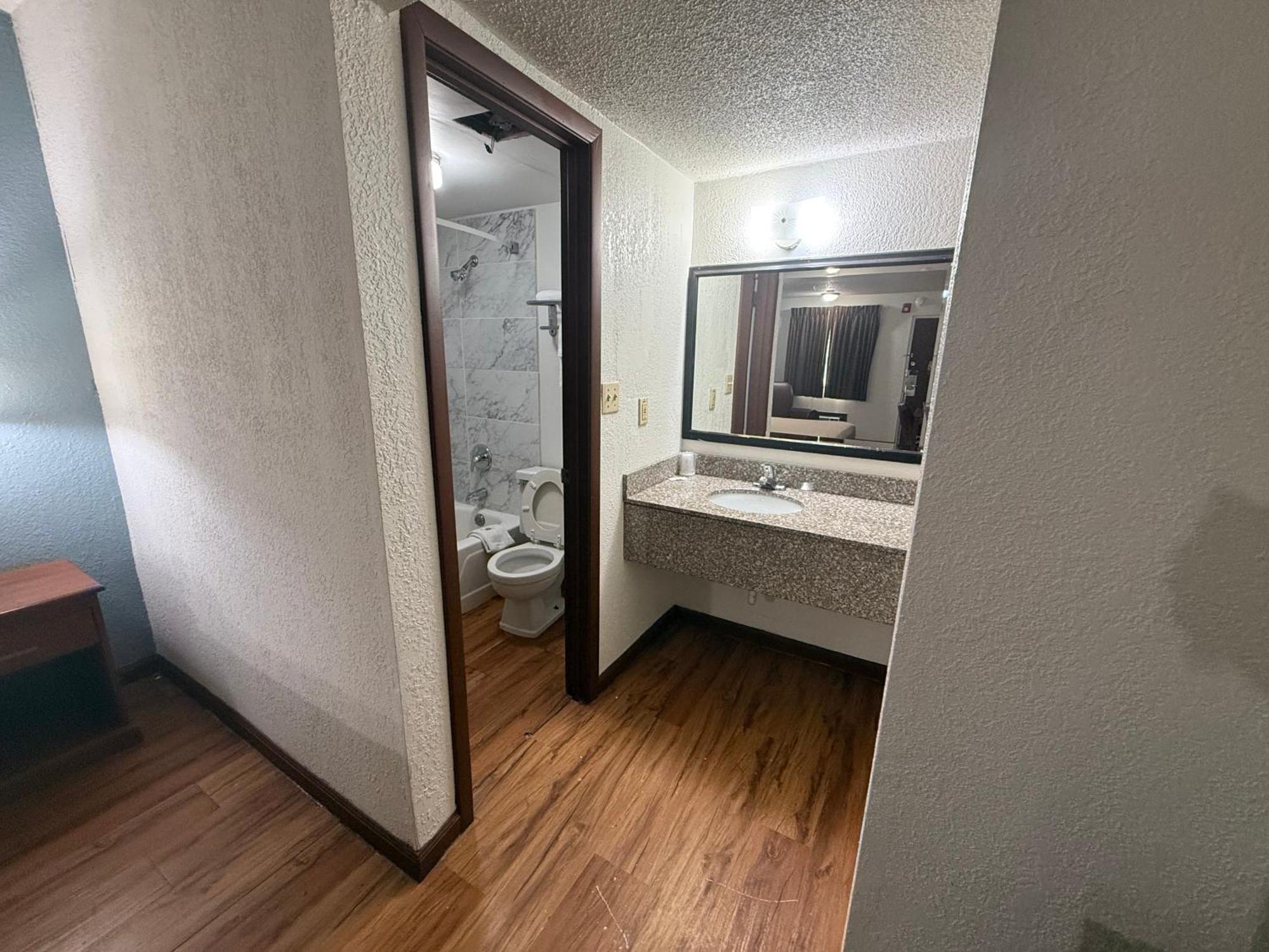 Relax Inn & Suites Mattoon Esterno foto
